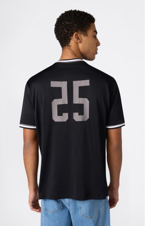 Remera de inspiración fútbol para hombre